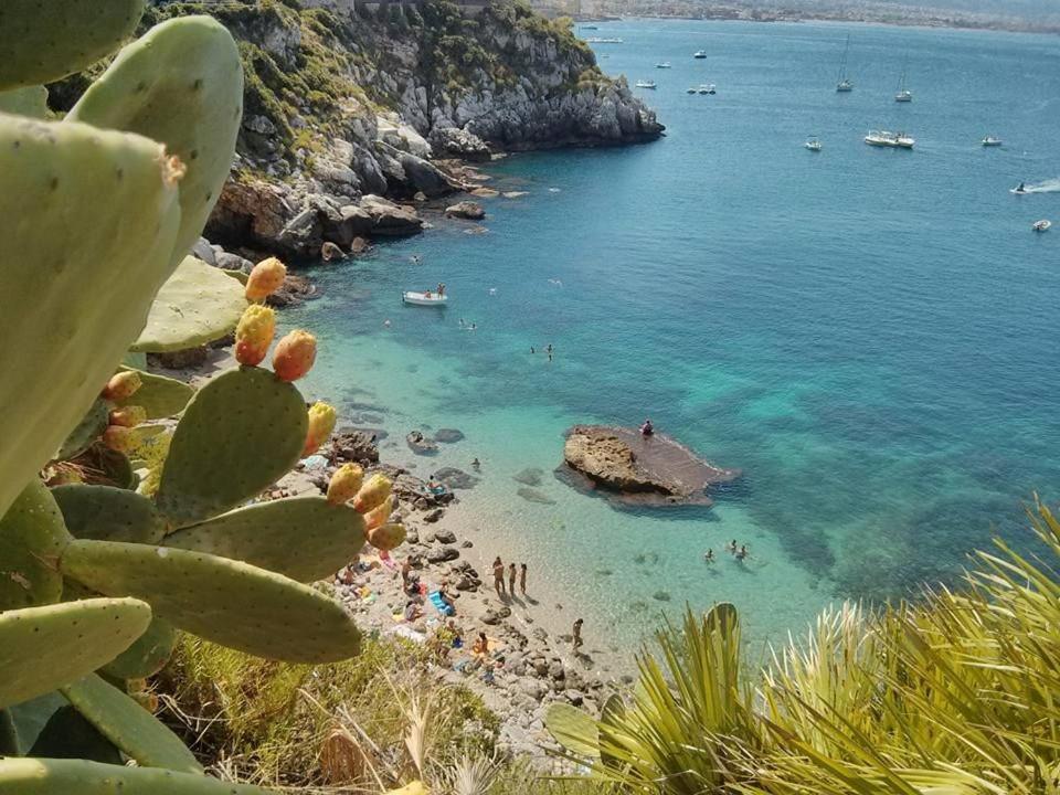 Aspra Al Delfino Blu